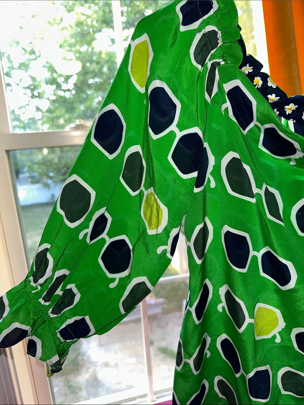 Trina Turk Green Geometric Puff-Sleeve Women's Top - Picture 4 of 7